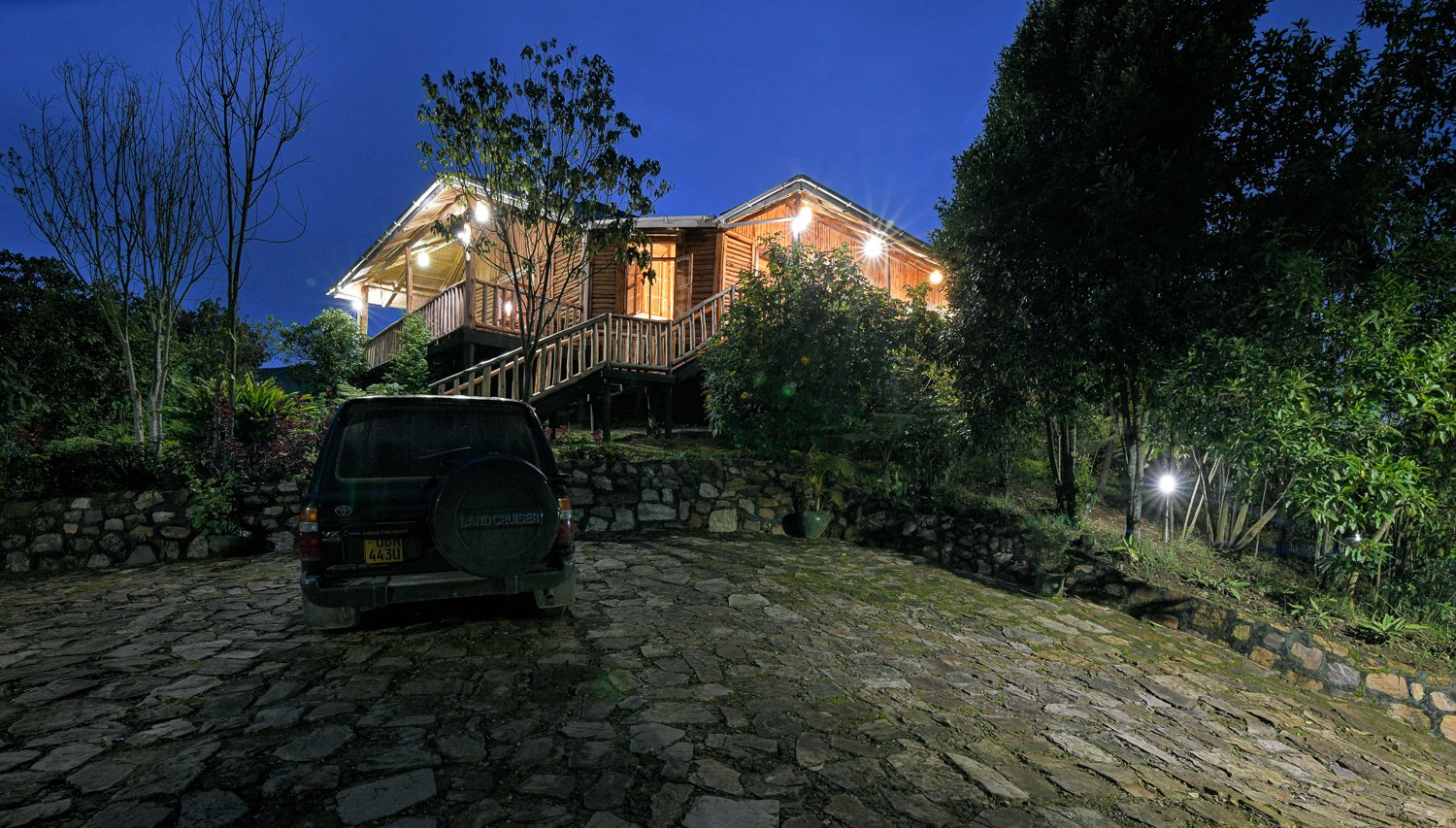 Dinning at Orugano Lodge Bwindi impentrable forest