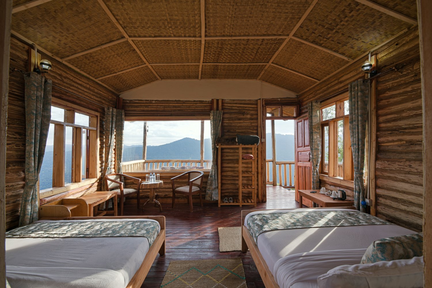 Orugano Bwindi Lodge accommodation and deluxe rooms near Bwindi